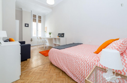 Nice Double Bedroom In A 5-Bedroom Flat, In The L’eixample Neighbourhood - 2