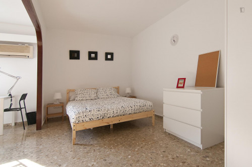 Very Bright Double Bedroom In A Flat Close To The Bailén Metro Station - 2