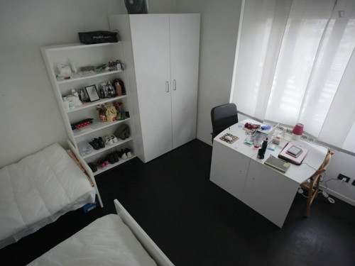  Bed In A Twin Bedroom Close To NABA  -  Bed in a twin bedroom close to NABA  - Gallery -  1