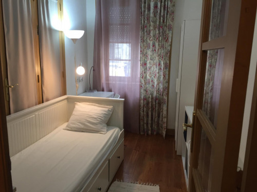  Pink Or Blue Single Small Bedroom  -  Pink or blue single small bedroom  - Gallery -  1