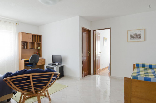 Nice 2-Bedroom Apartment In Eastern Marvila - 2