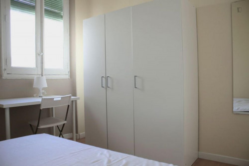  Comfortable Single Bedroom In A Flat, Near Santiago Bernabéu Stadium  -  Comfortable single bedroom in a flat, near Santiago Bernabéu Stadium  - Gallery -  2
