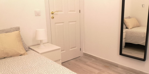  Relaxing Single Bedroom In Gaztambide  -  Relaxing single bedroom in Gaztambide  - Gallery -  1