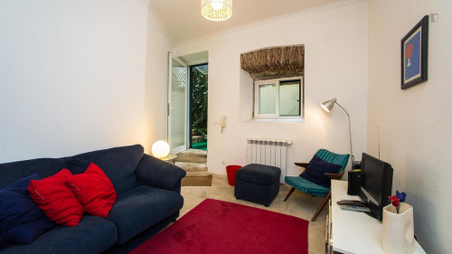 Comfy 2-Bedroom Flat With A Patio, Near Escola Superior De Educação Almeida Garrett - 1