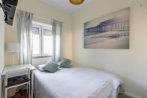  Cosy And Pleasant Modern Double Bedroom With Window Near IST/ Campo Pequeno  -  Cosy and pleasant modern double bedroom with window near IST/ Campo Pequeno  - Gallery -  1