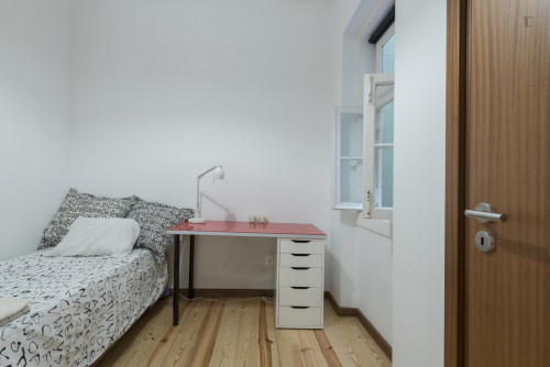  Welcoming Single Bedroom Near The Campo Pequeno Metro  -  Welcoming single bedroom near the Campo Pequeno metro  - Gallery -  2