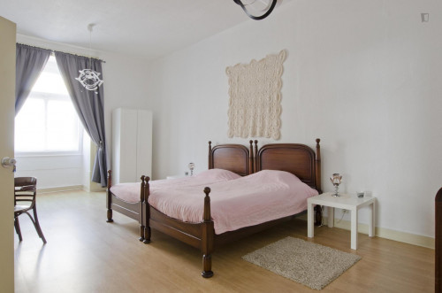 Comfortable Double Bedroom In Chiado - 3