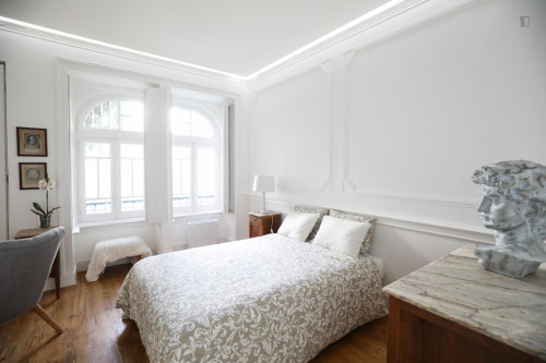 Bright En-Suite Room With Private Balcony Garden View In Anjos - 1