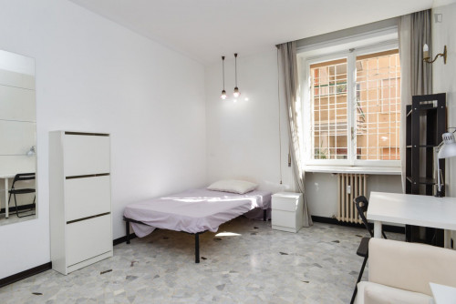  Roomy Single Bedroom Close To Bologna Metro Station  -  Roomy single bedroom close to Bologna metro station  - Gallery -  2