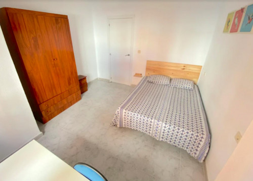  Premium Sunny Room Near Center With AC, Double Bed, WIFI And TV For Students  -  Premium sunny room near center with AC, double bed, WIFI and TV for students  - Gallery -  1