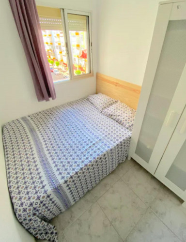  Sunny Room Near Center With Double Bed, WIFI And TV For Students  -  Sunny room near center with double bed, WIFI and TV for students  - Gallery -  2