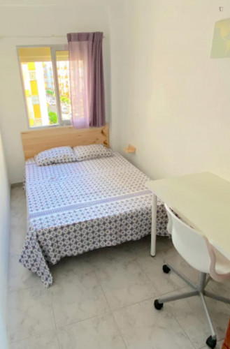 Sunny Room Near Center With Double Bed, WIFI And TV For Students - 1