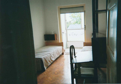 Twin Bedroom Near The São João Baptista Metro - 2