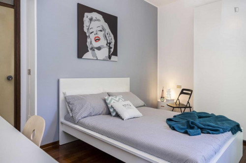  Cool Double Bedroom In A 5-Bedroom Apartment Near De Angeli Metro Station  -  Cool double bedroom in a 5-bedroom apartment near De Angeli metro station  - Gallery -  1