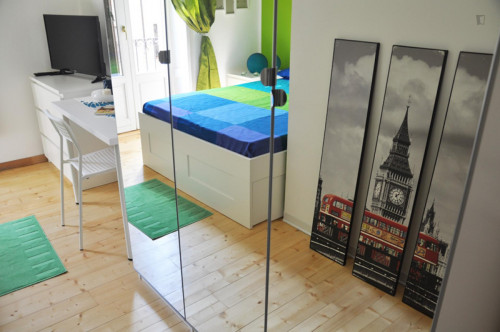  Fantastic Double Bedroom In A 5-Bedroom Apartment Near Milano Repubblica Train Station  -  Fantastic double bedroom in a 5-bedroom apartment near Milano Repubblica train station  - Gallery -  1