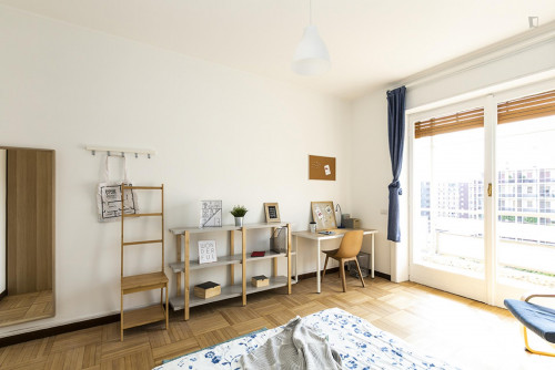  Lovely Double Bedroom Near Giardino Cassina De Pomm  -  Lovely double bedroom near Giardino Cassina de Pomm  - Gallery -  1