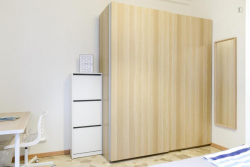  Homely Double Bedroom In A 4-Bedroom Apartment Near Primaticcio M1 Metro Station  -  Homely double bedroom in a 4-bedroom apartment near Primaticcio M1 metro station  - Gallery -  1