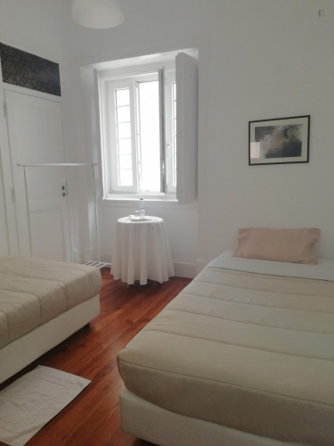  Quarto Twin - Campolide/Amoreiras  -  Quarto Twin - Campolide/Amoreiras  - Gallery -  2