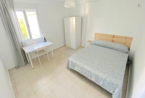  Premium Sunny Room Near Center With Double Bed, WIFI And TV For Students  -  Premium sunny room near center with double bed, WIFI and TV for students  - Gallery -  2