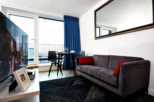  Ultimate Vita  -  Circle Square  - Gallery -  2