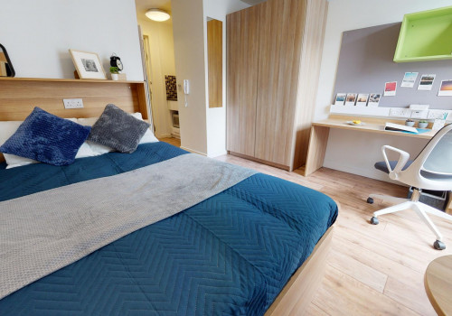  Bronze Studio Plus  -  iQ Sterling Court  - Gallery -  1