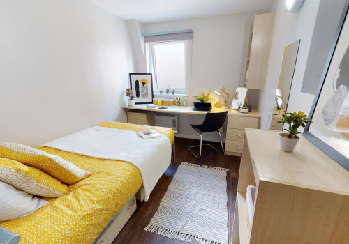  Silver En-Suite  -  iQ Great Newton House  - Gallery -  1