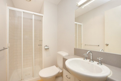  3 Bedroom Apartment  -  Student Living - 570 Swanston  - Gallery -  2