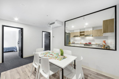  6 Bedroom Multi-Share Apartment  -  UniLodge South Bank  - Gallery -  3