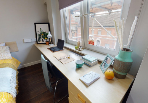  Gold En-Suite  -  iQ Grosvenor House  - Gallery -  3