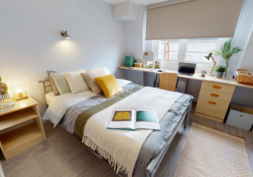  Platinum En-Suite  -  iQ Grosvenor House  - Gallery -  1