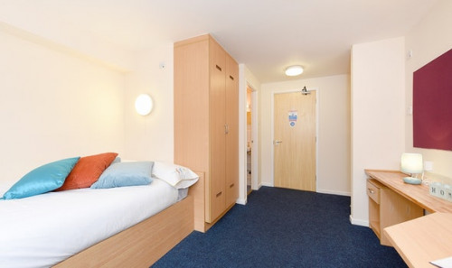  En-Suite Gold  -  Snowdon Hall Roost  - Gallery -  3