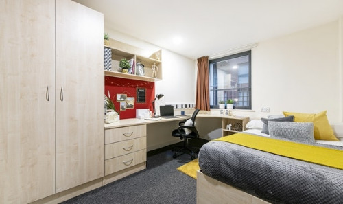  En-Suite Silver  -  Sheffield 3 Roost  - Gallery -  1