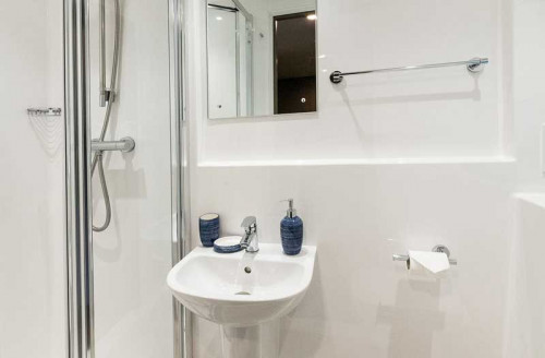  Classic En-Suite  -  Ernest Place  - Gallery -  4