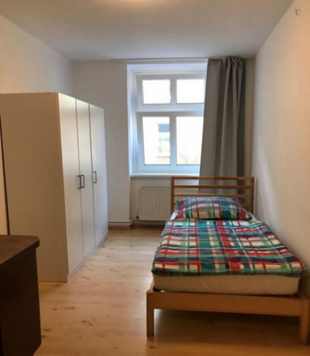  Interesting Single Bedroom In Spandau  -  Interesting single bedroom in Spandau  - Gallery -  1
