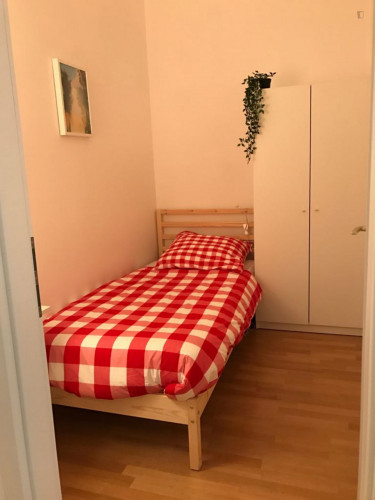 Single Bedroom In A 7-Bedroom Apartment - 1