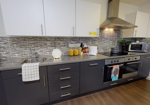  Silver En-Suite  -  iQ Kingston  - Gallery -  3