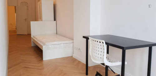 Nice Single Bedroom Close To Subway Station Hermannplatz - 1