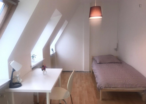  Amazing Single-Bedroom In A 6-Bedroom Apartment In Bremen Altstadt Right Next To Wallanlagen Park  -  Amazing single-bedroom in a 6-bedroom apartment in Bremen Altstadt right next to Wallanlagen Park  - Gallery -  2